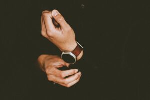医療脱毛で腕時計の跡はいつ消える？