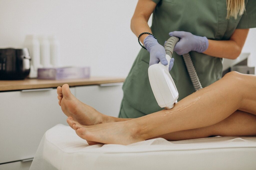 脱毛後の肌荒れで皮膚科に行く目安は？